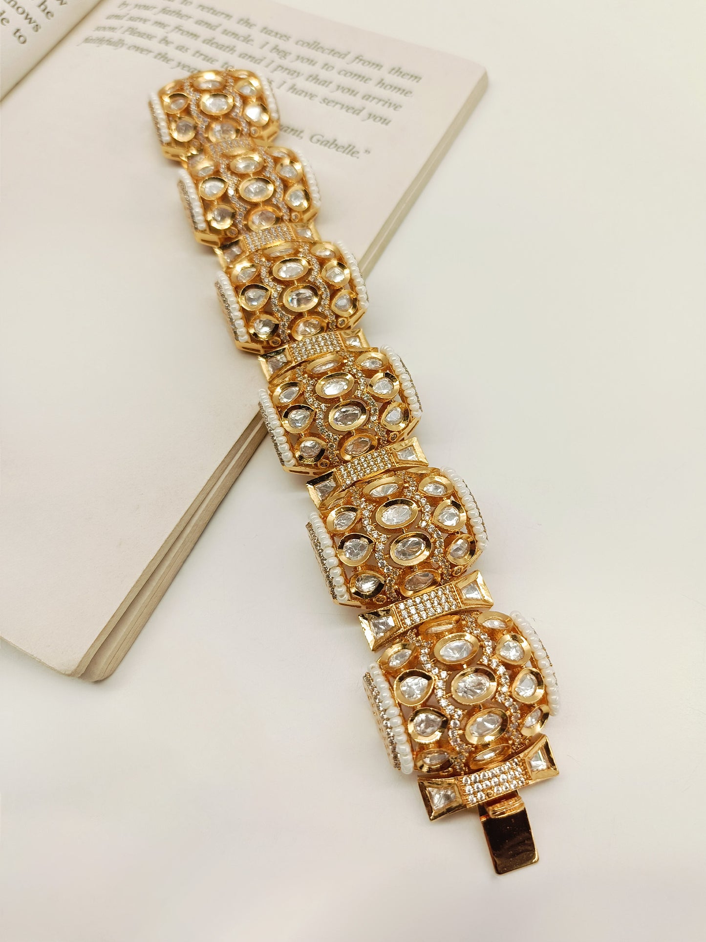 Fayzu White Kundan Bracelet