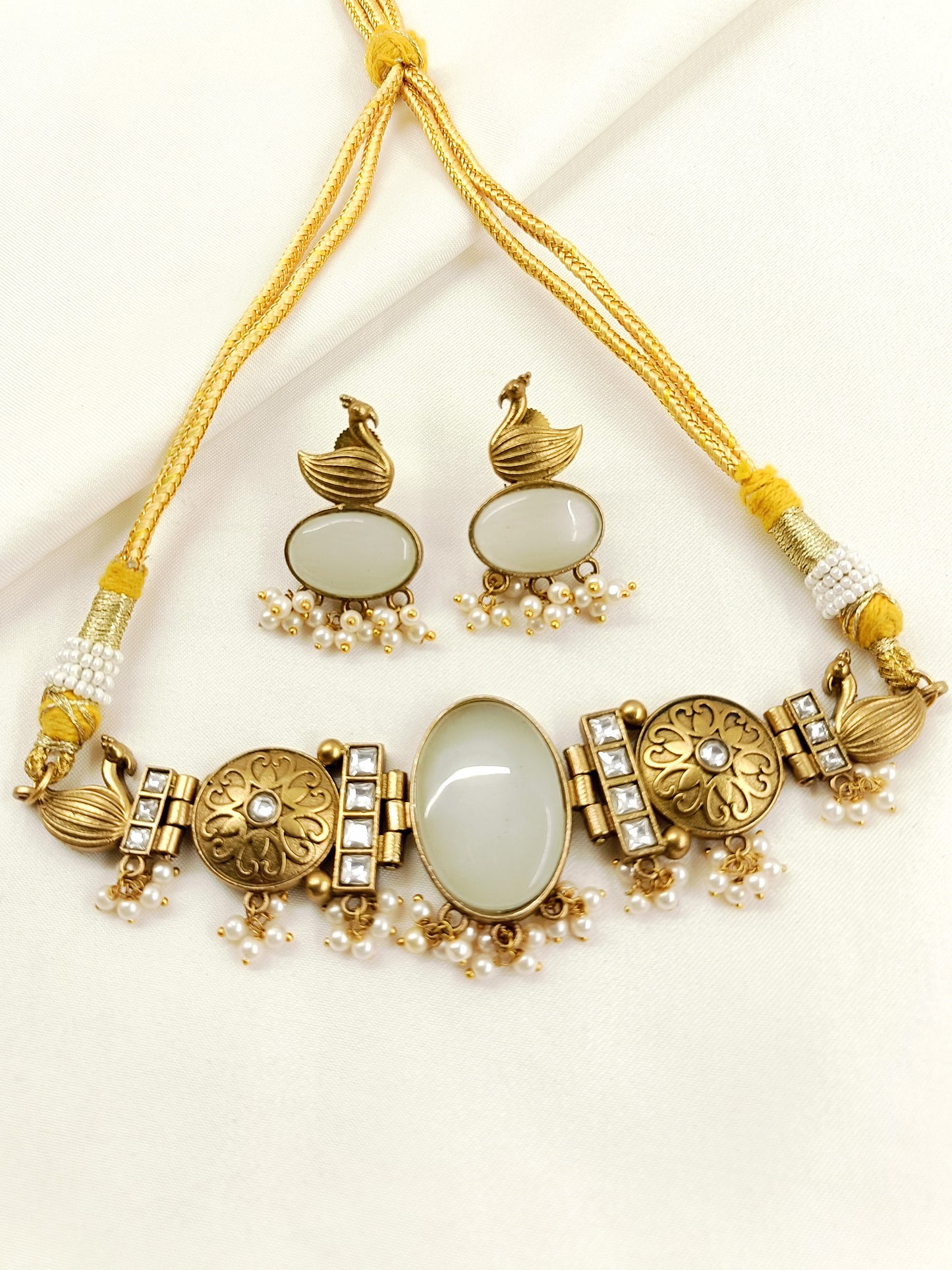 Pratha White Oxidized Choker Set
