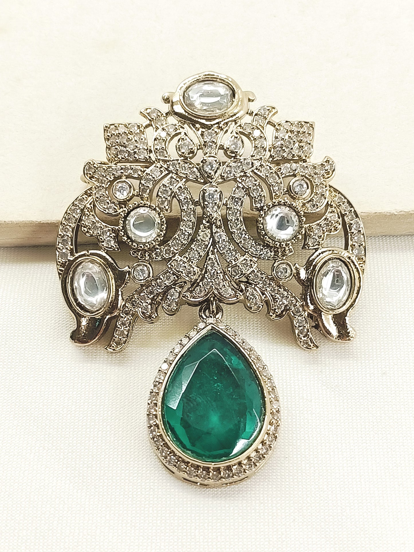 Rishant Green Men's Brooch