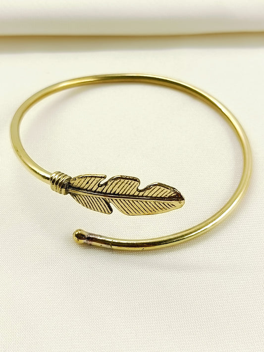Nihal Golden Men's Bracelet