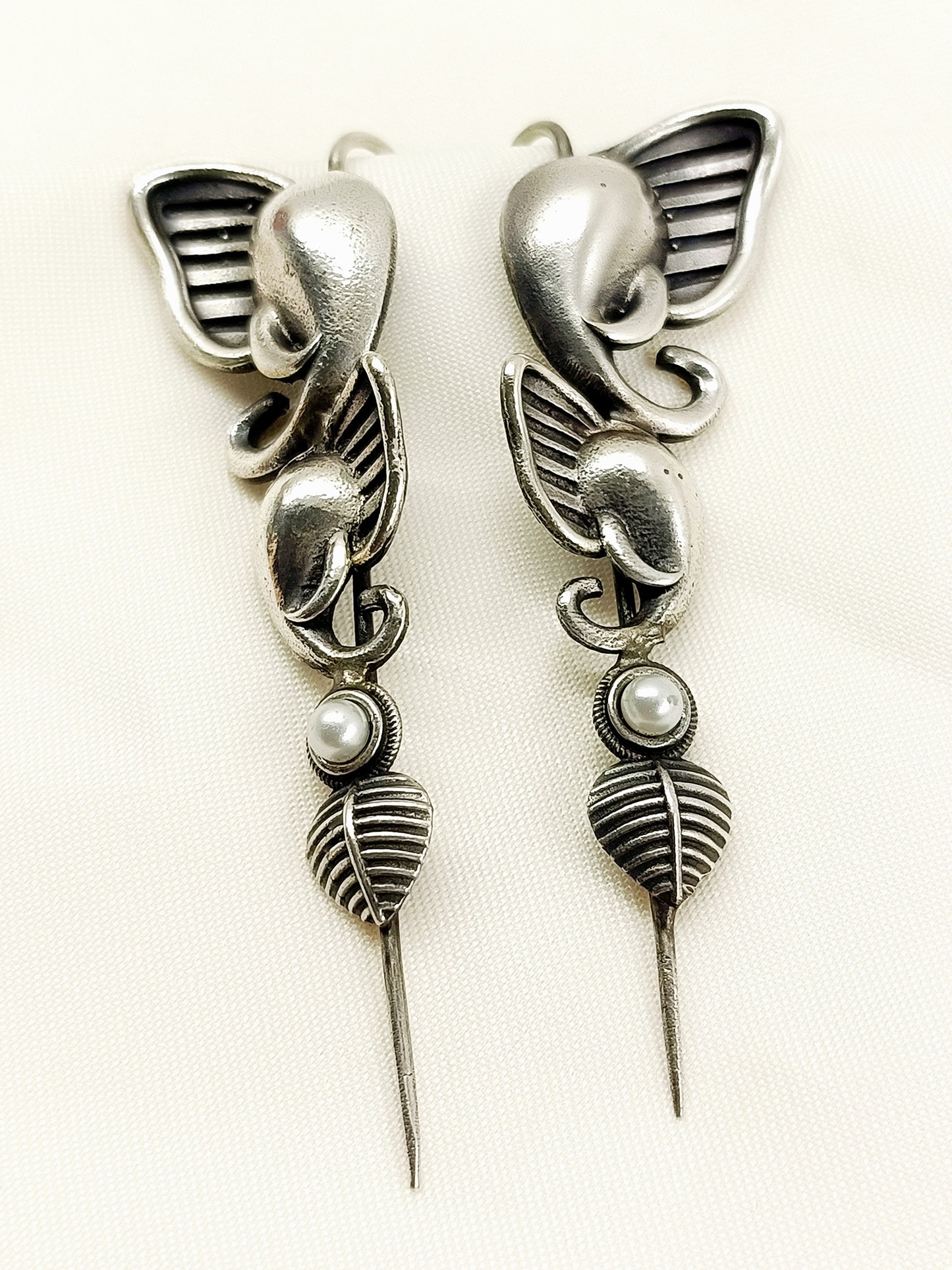 Kriday White Pearl Elephant Men's Earcuffs
