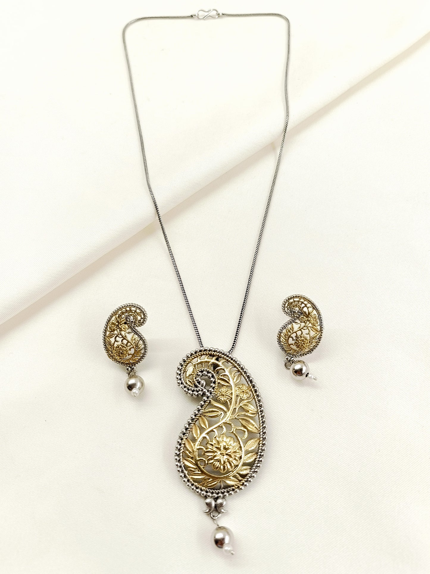 Meher Dual-Tone Oxidized Paisley Pendant Set
