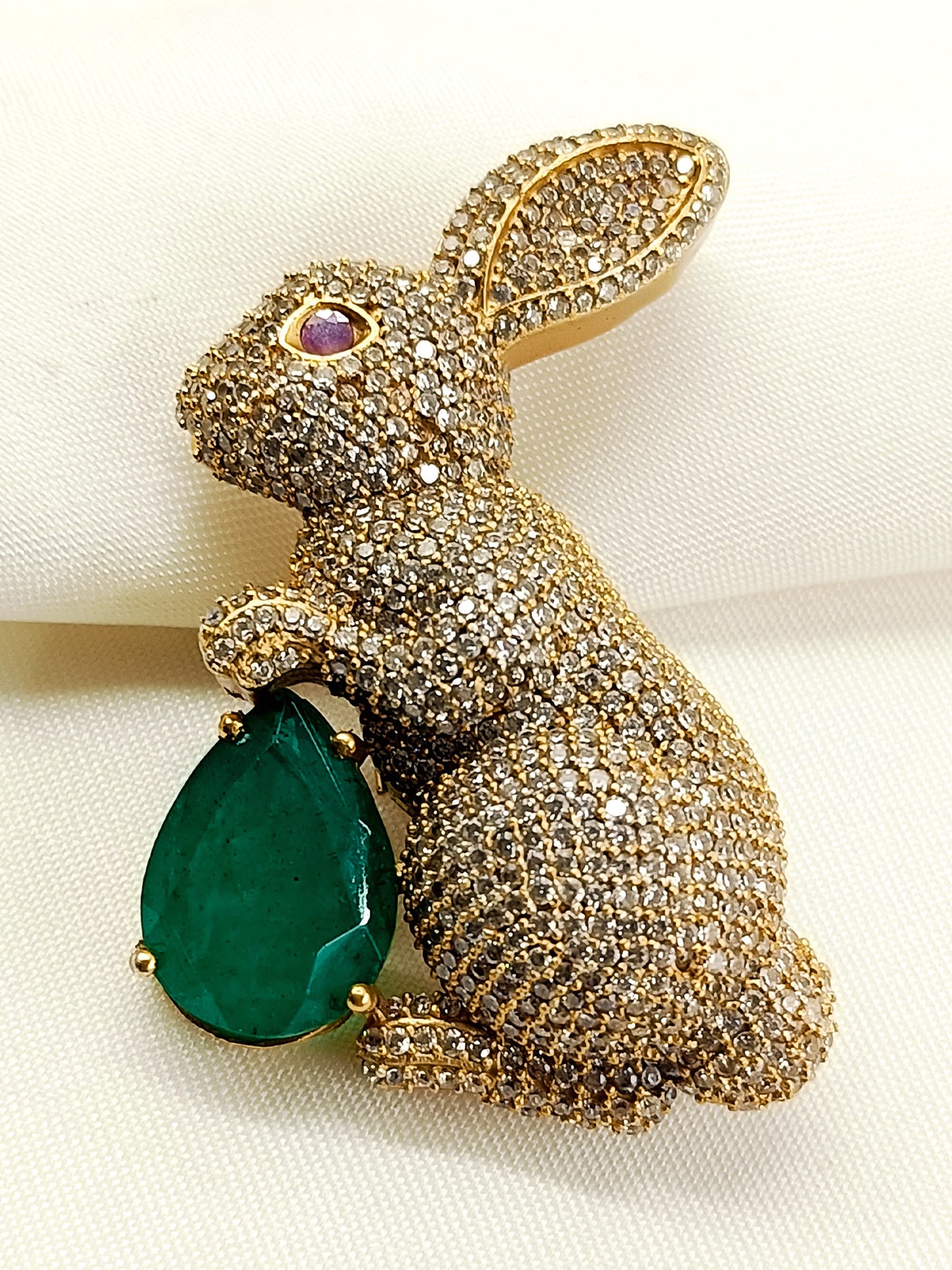 Samay Green Rabbit Men's Brooch