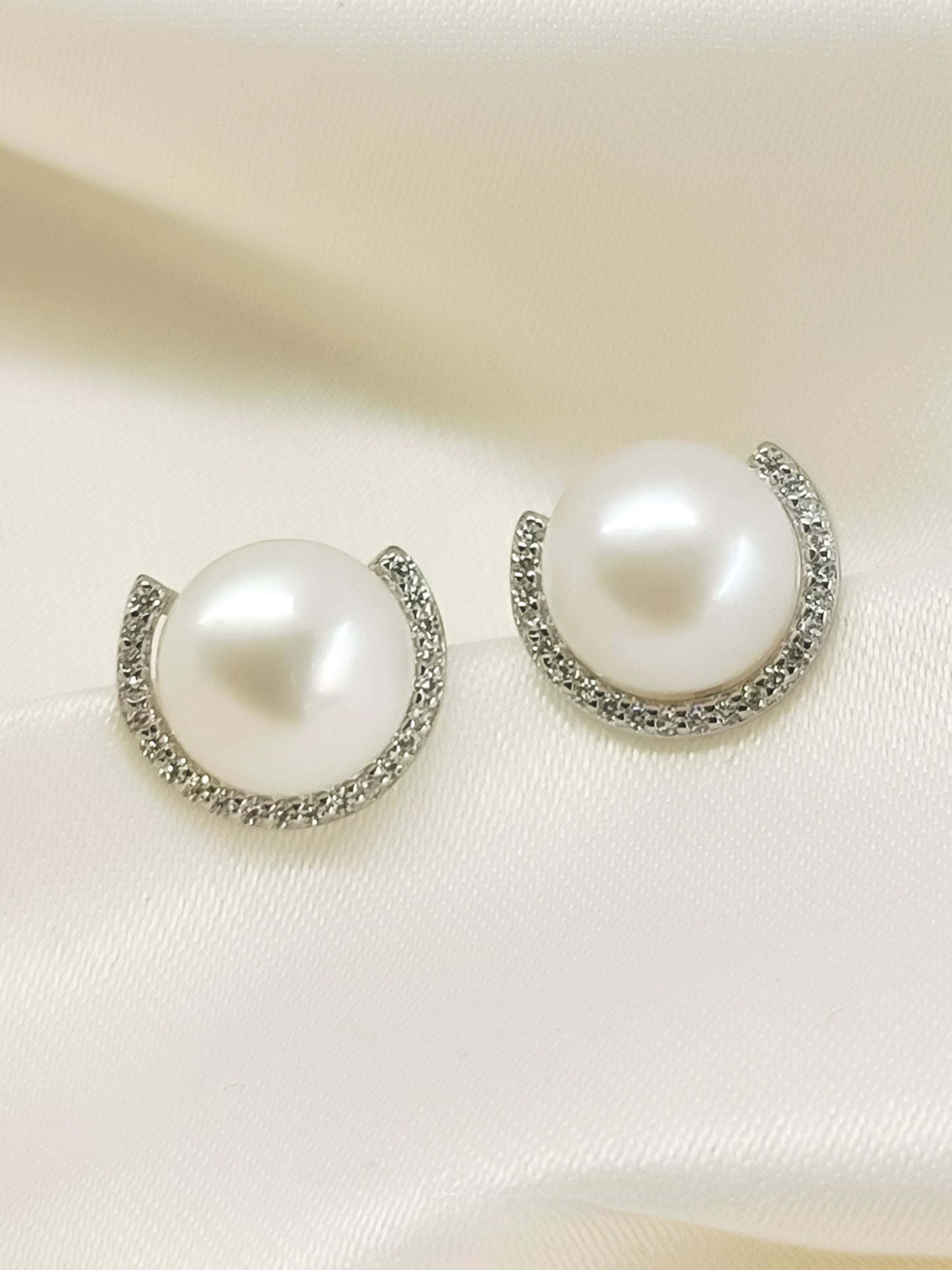 Nigaar White Pearl 92.5 Silver American Diamond Tops