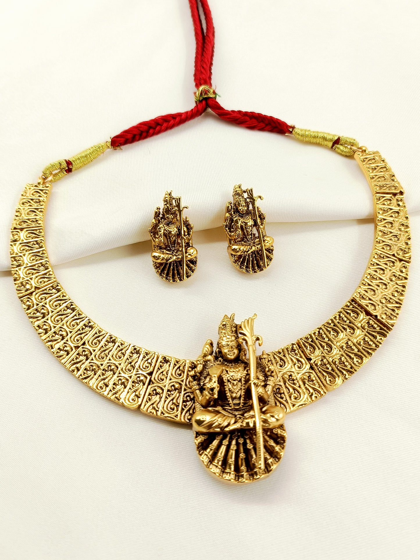 Swaragini Plain Antique Choker Set