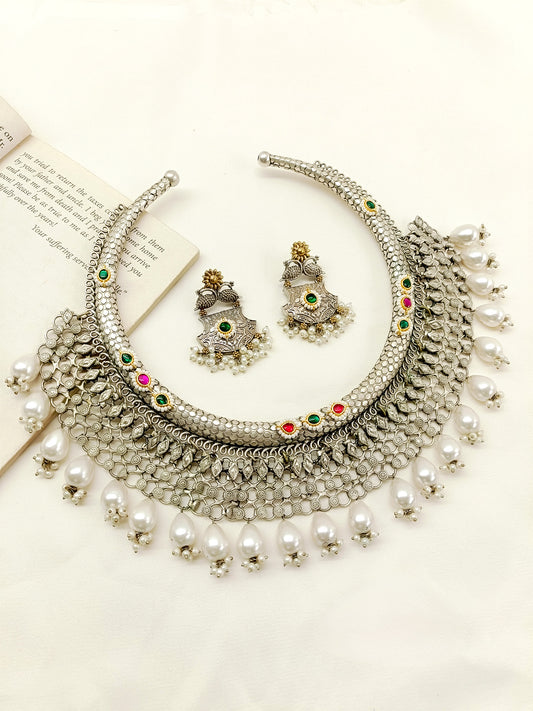 Chaaruvi M & G Oxidized Hasli Necklace Set