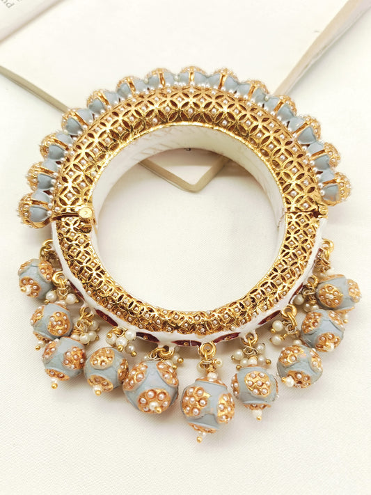 Jyotsana Grey Antique Kada