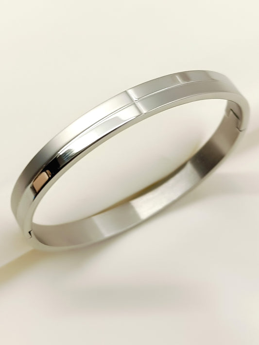 Nouf Silver Minimal Center-Line Kada Men's Bracelet