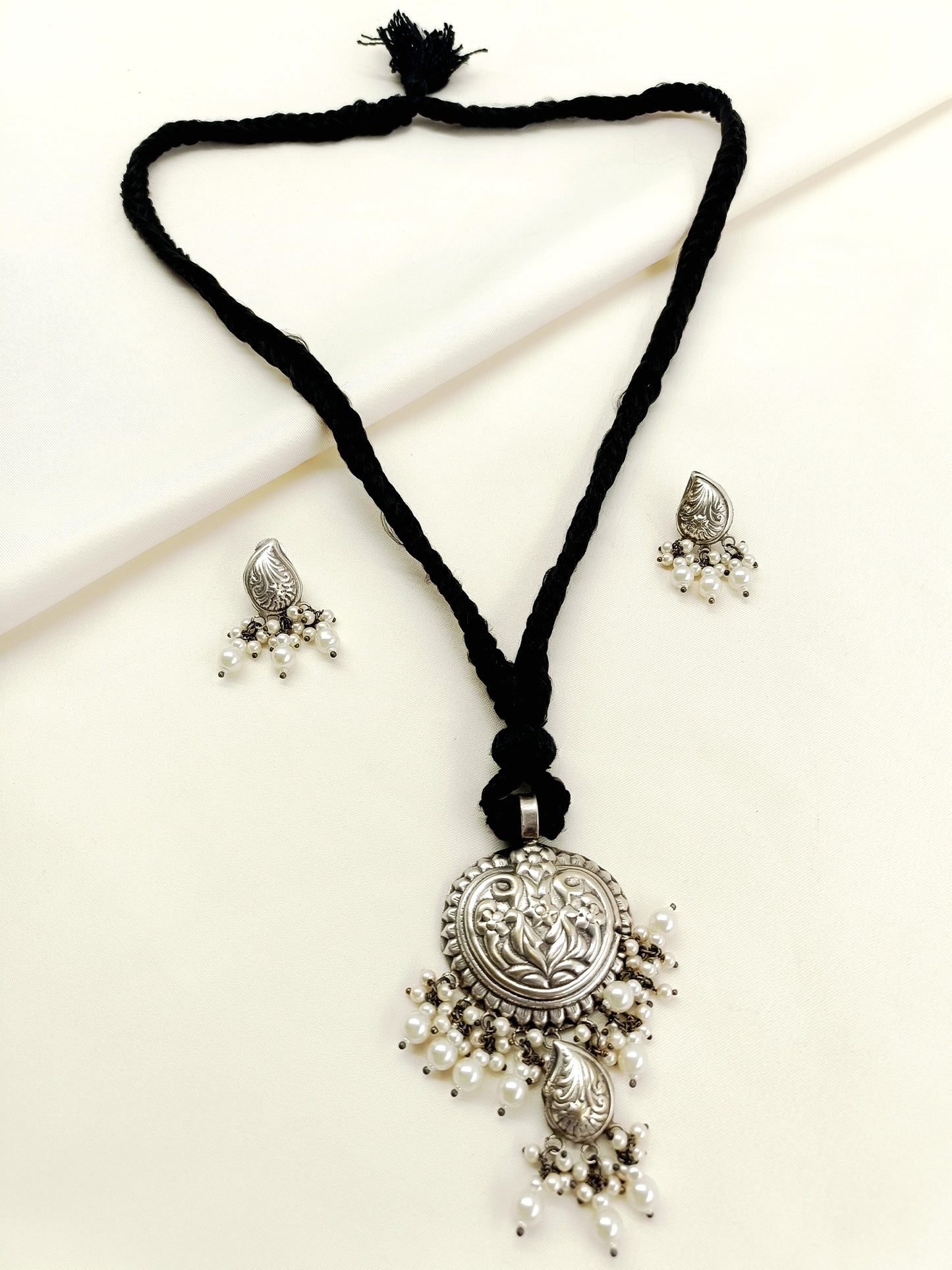 Parvansh Black Men's Necklace Set