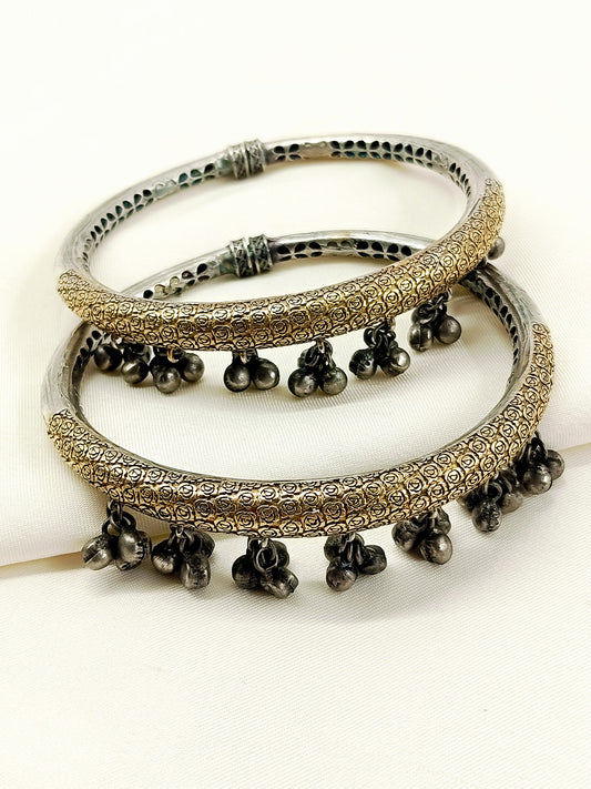 Yuvanya Dual-Tone Oxidized Ghungroo Anklets
