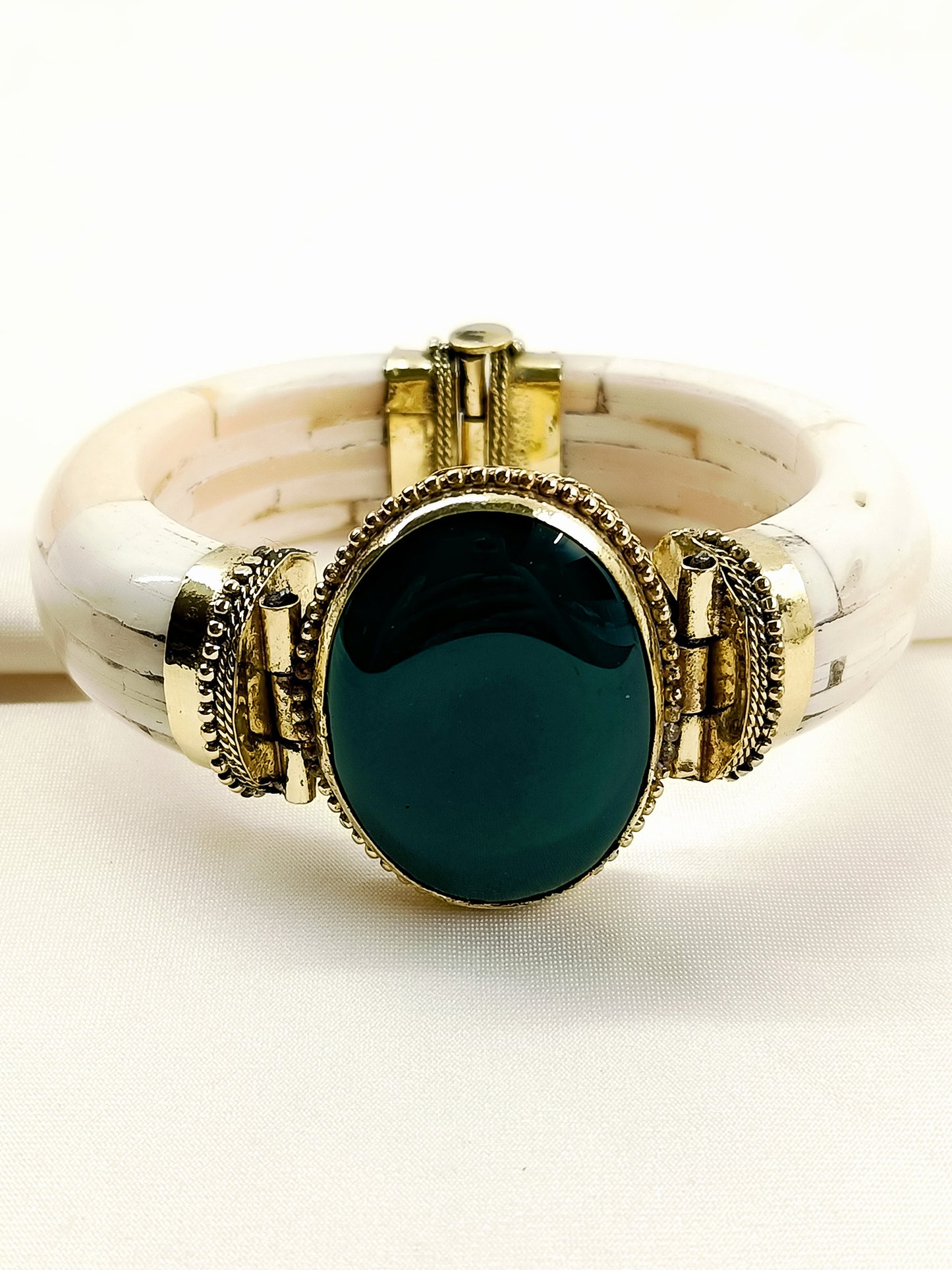 Vrnav Men’s Royal Green Onyx Stone Bone Bracelet