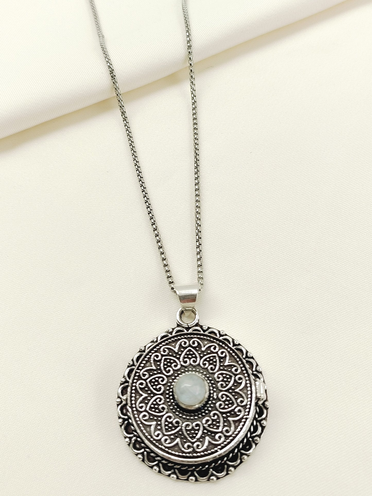 Chiraj Silver Men's Neckpiece