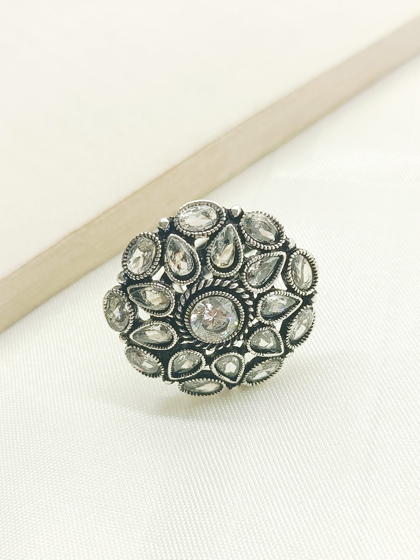 Kanak White Oxidized Finger Ring