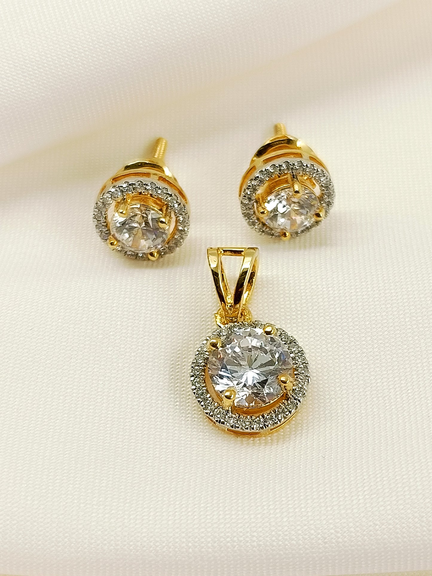 Divya 92.5 Silver Swarovski Stone Pendant Set