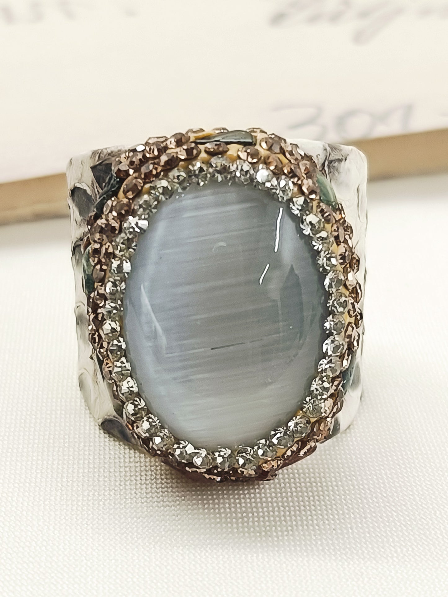 Oshin White Western Finger Ring