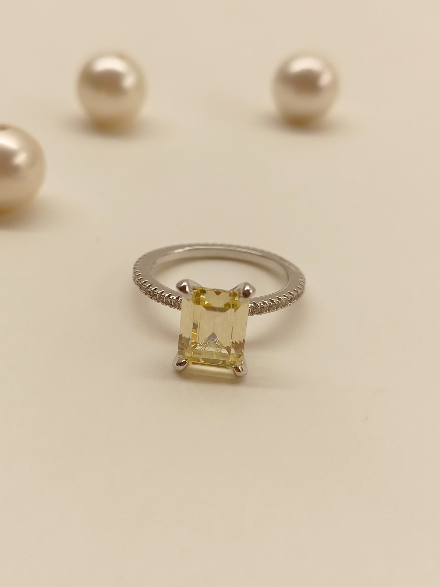 Kaneri Yellow American Diamond Finger Ring