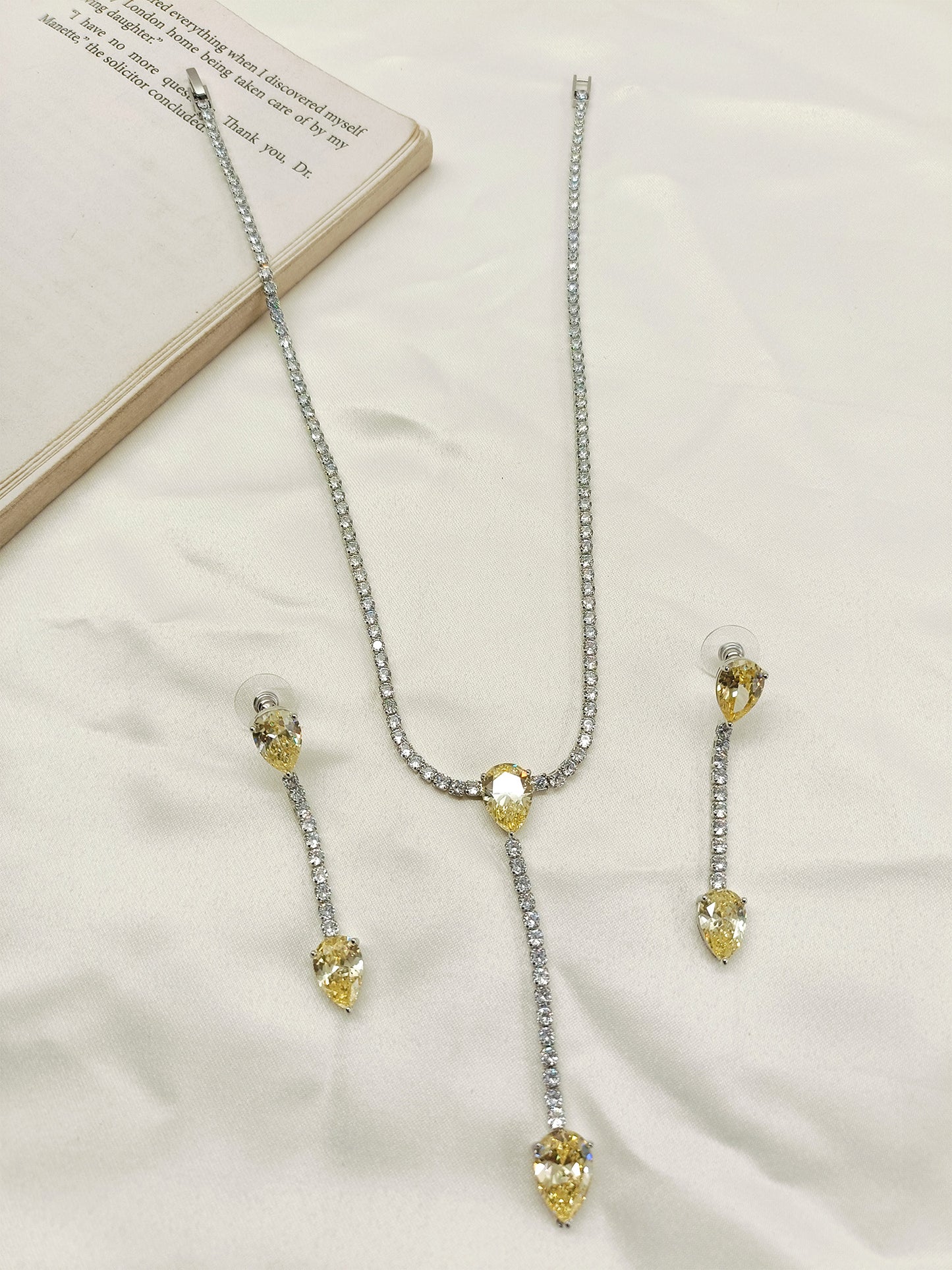 Cureza Yellow American Diamond Necklace Set