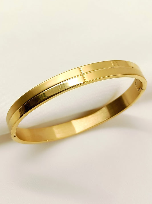 Aryen Golden Minimal Hinged Men's Bracelet