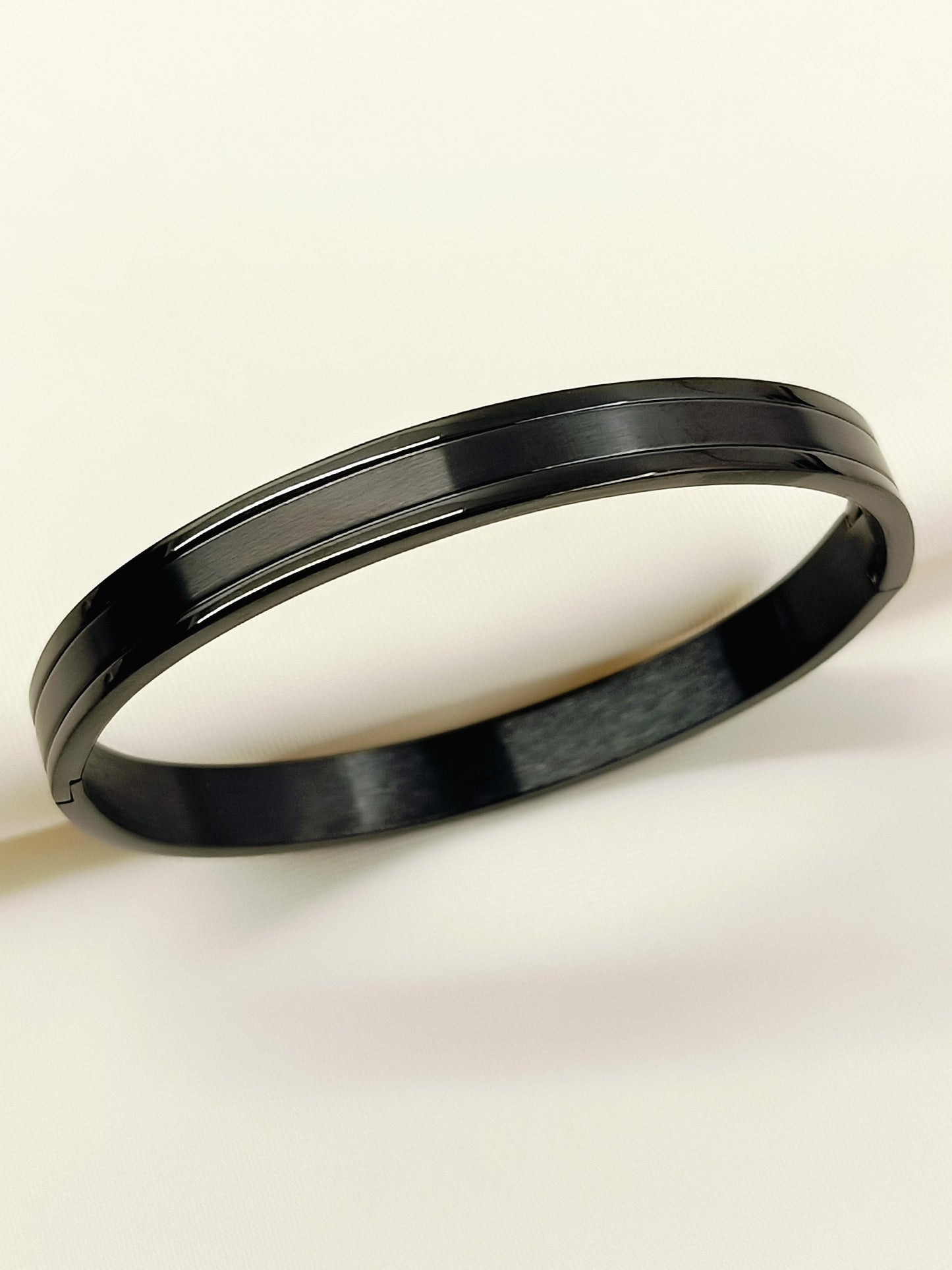 Shiven Black Men's Bracelet
