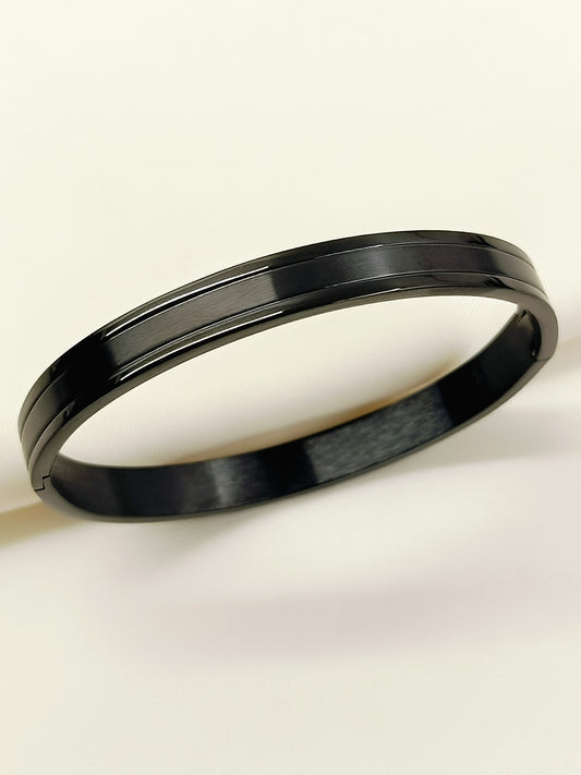 Shiven Black Minimal Hinged Men's Bracelet