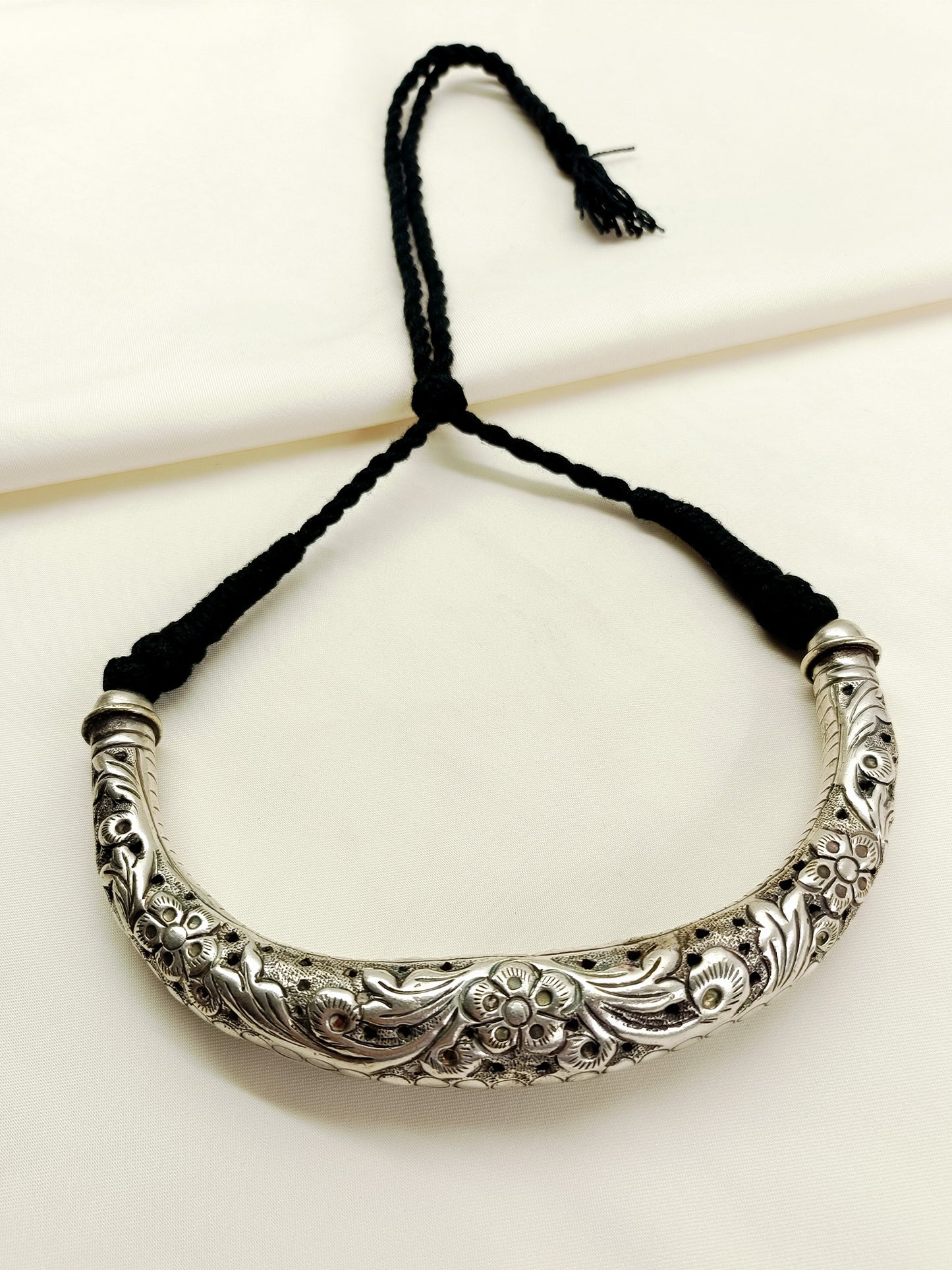 Asmat Oxidized Hasli Style Choker Men's Neckpiece