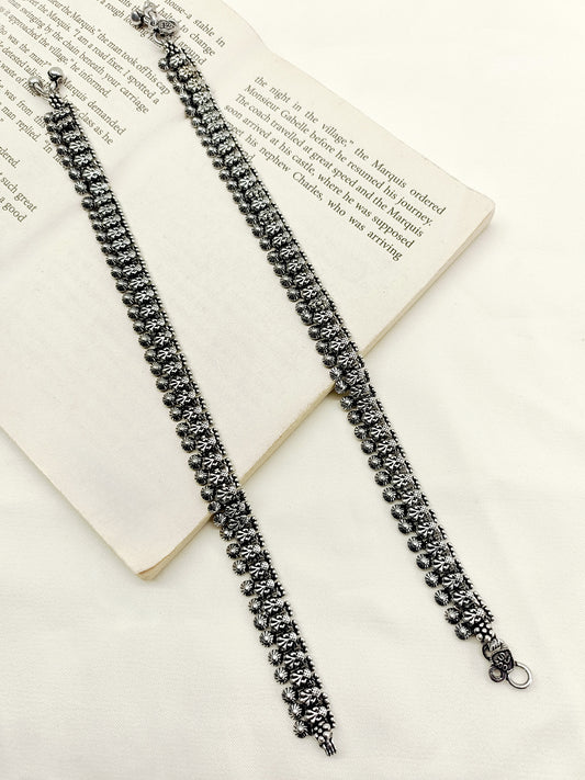 Zinal Oxidized Silver Anklet