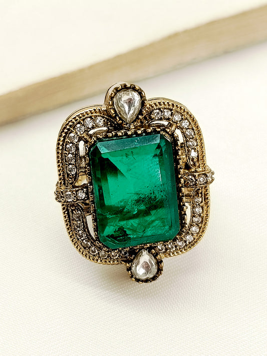 Qashi Emerald Victorian Finger Ring