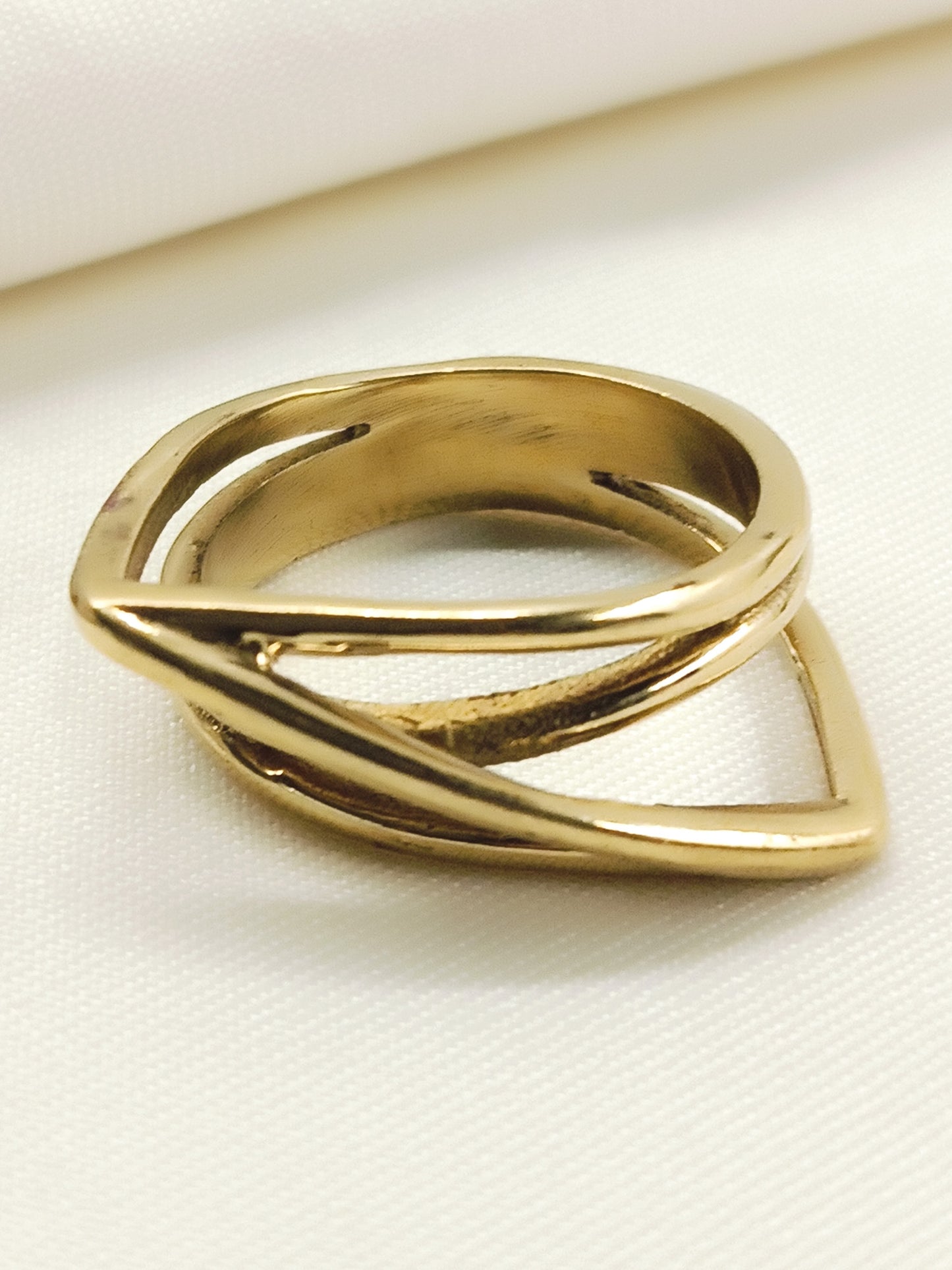 Shishik Golden Men's Finger Ring