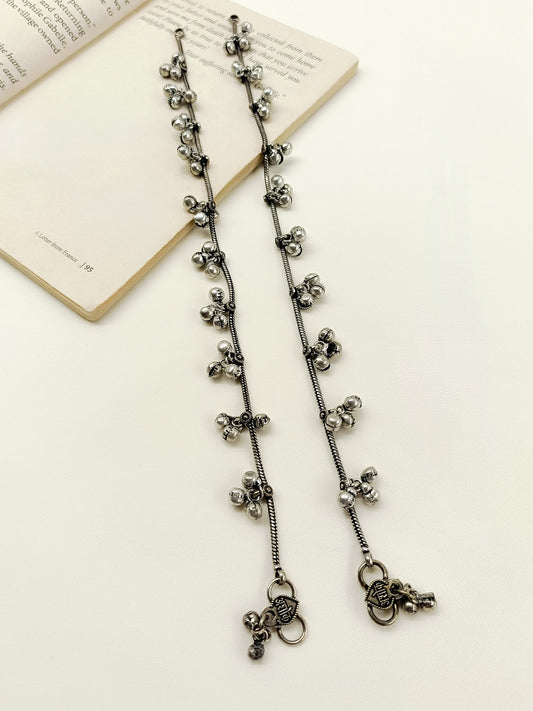 Epshita Plain Oxidized Ghungroo Chain Anklets
