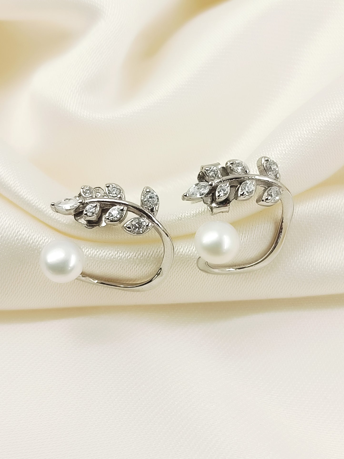 Jahzara White Pearl 92.5 Silver Tops