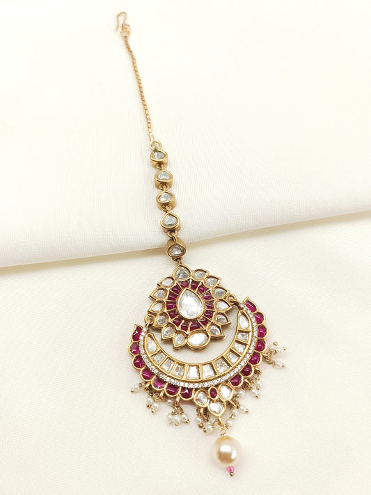 Roopali Ruby Kundan Teeka