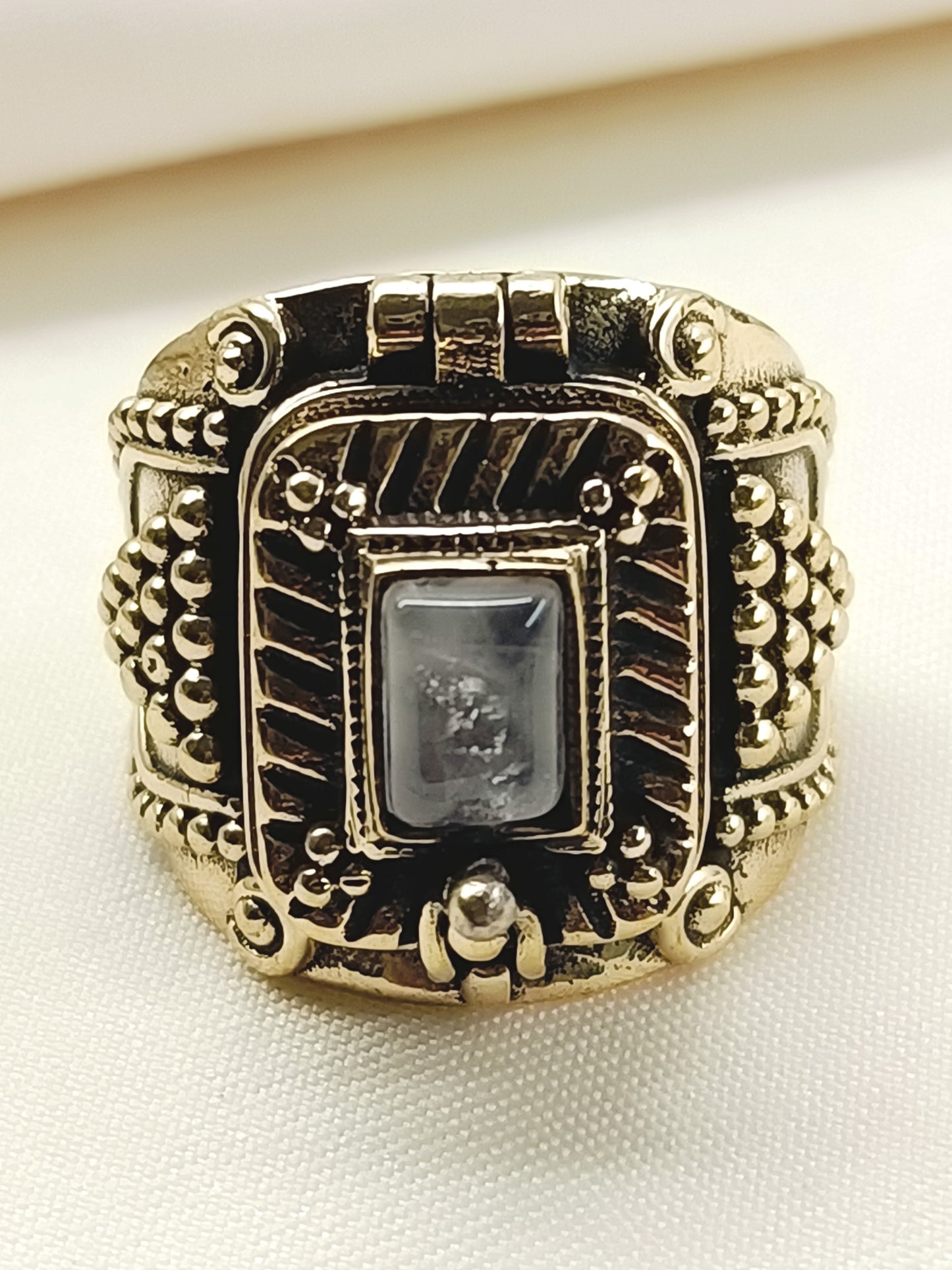 Almaas Pink Men's Finger Ring
