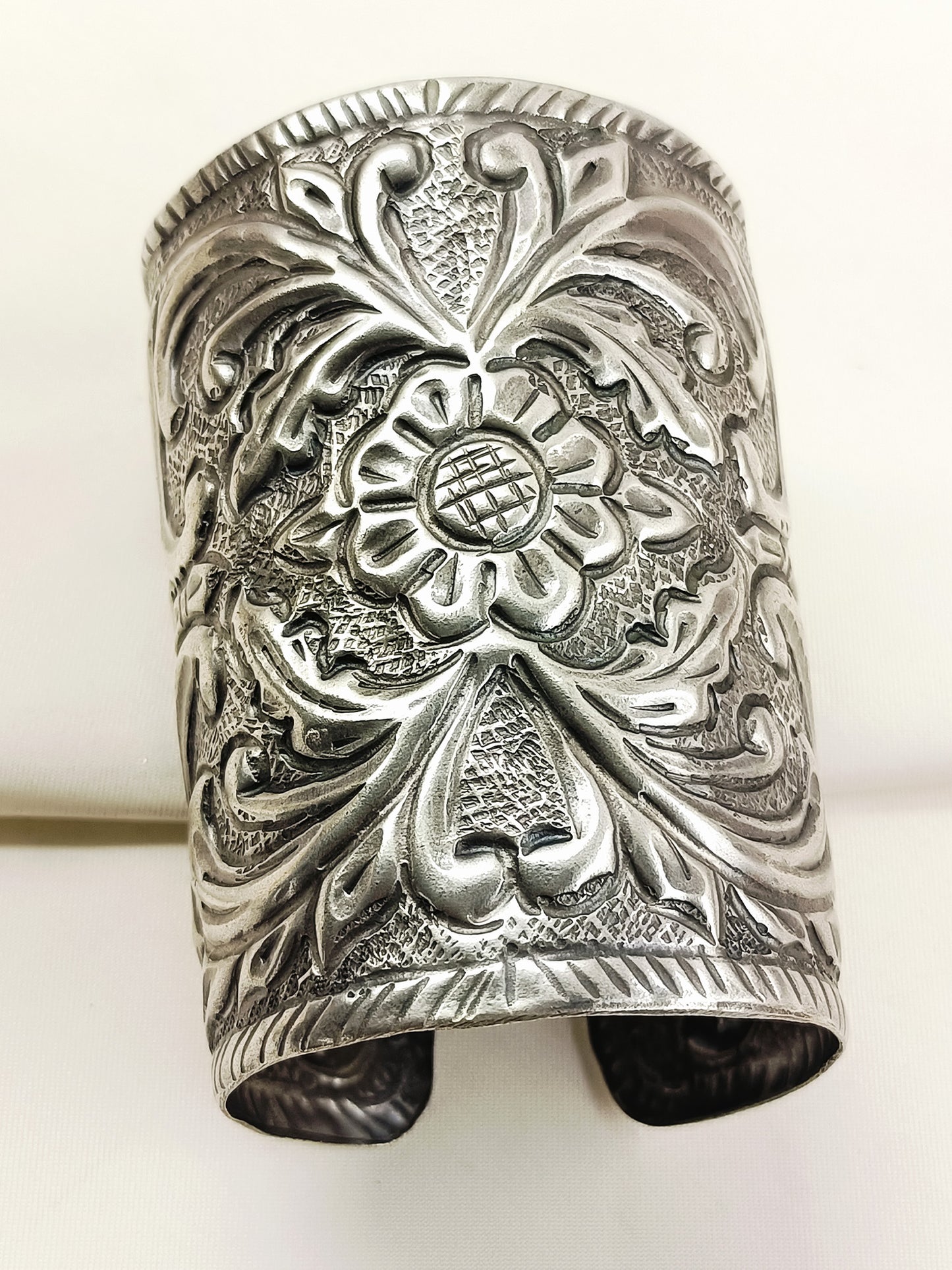 Larany Silver Oxidized Men's Bracelet