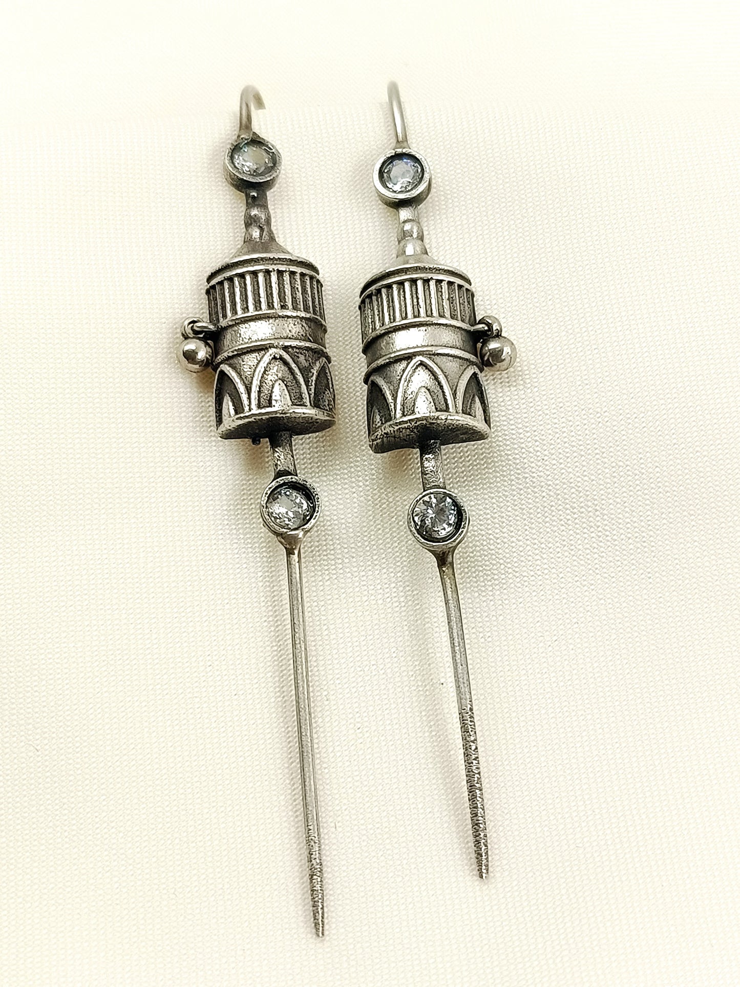 Ishaanth White Men's Earcuff