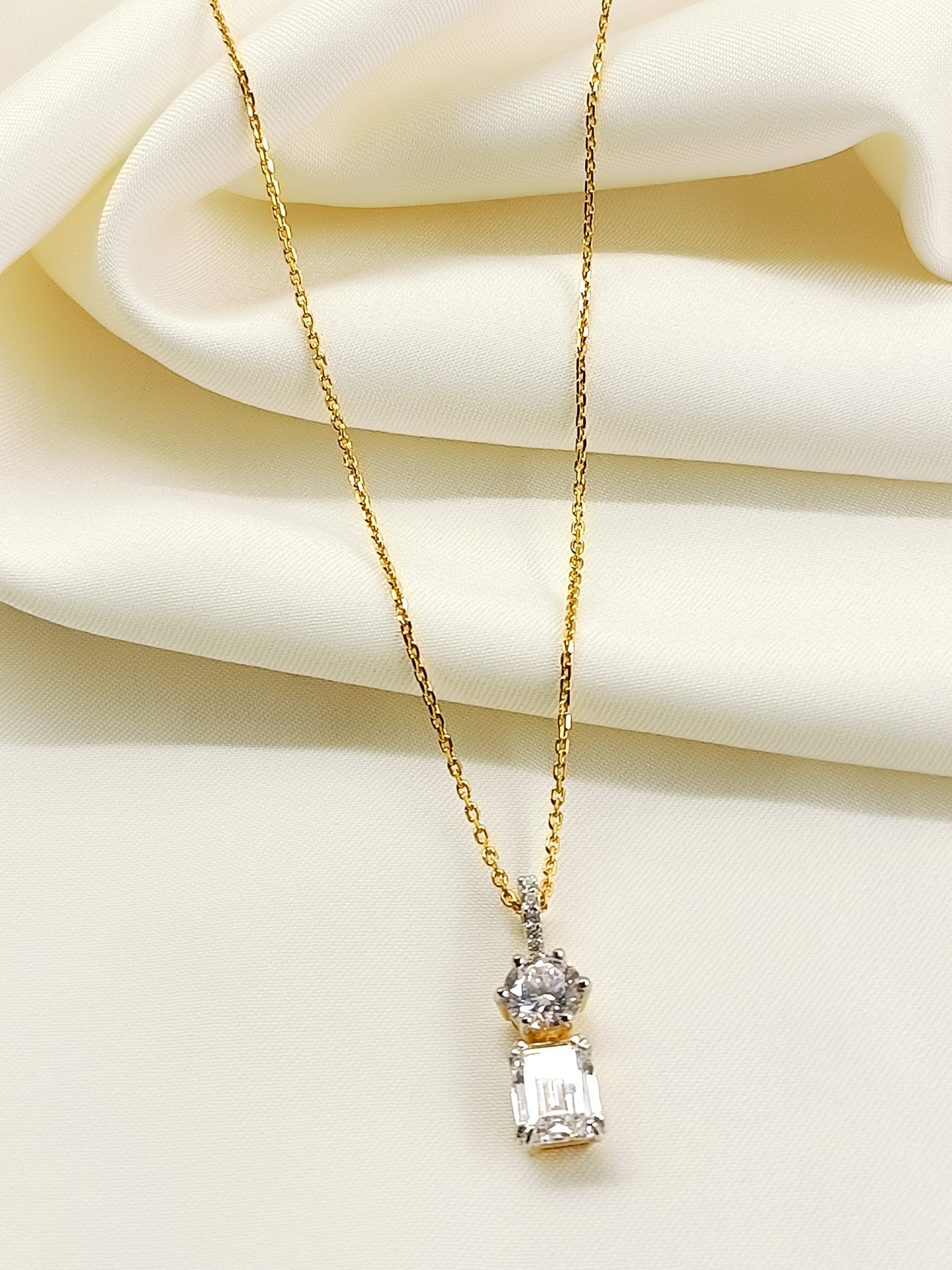 Neeharika 92.5 Silver Swarovski Stone Pendal