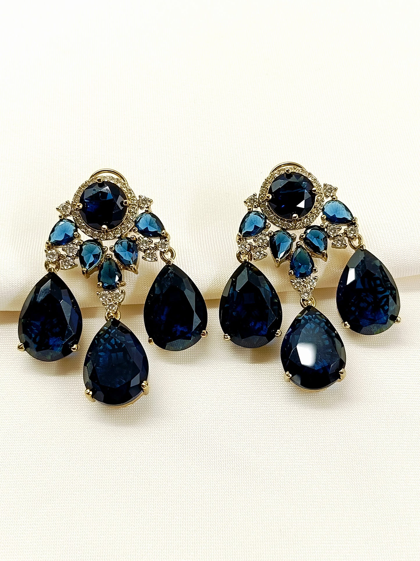 Saina Blue Victorian Earring