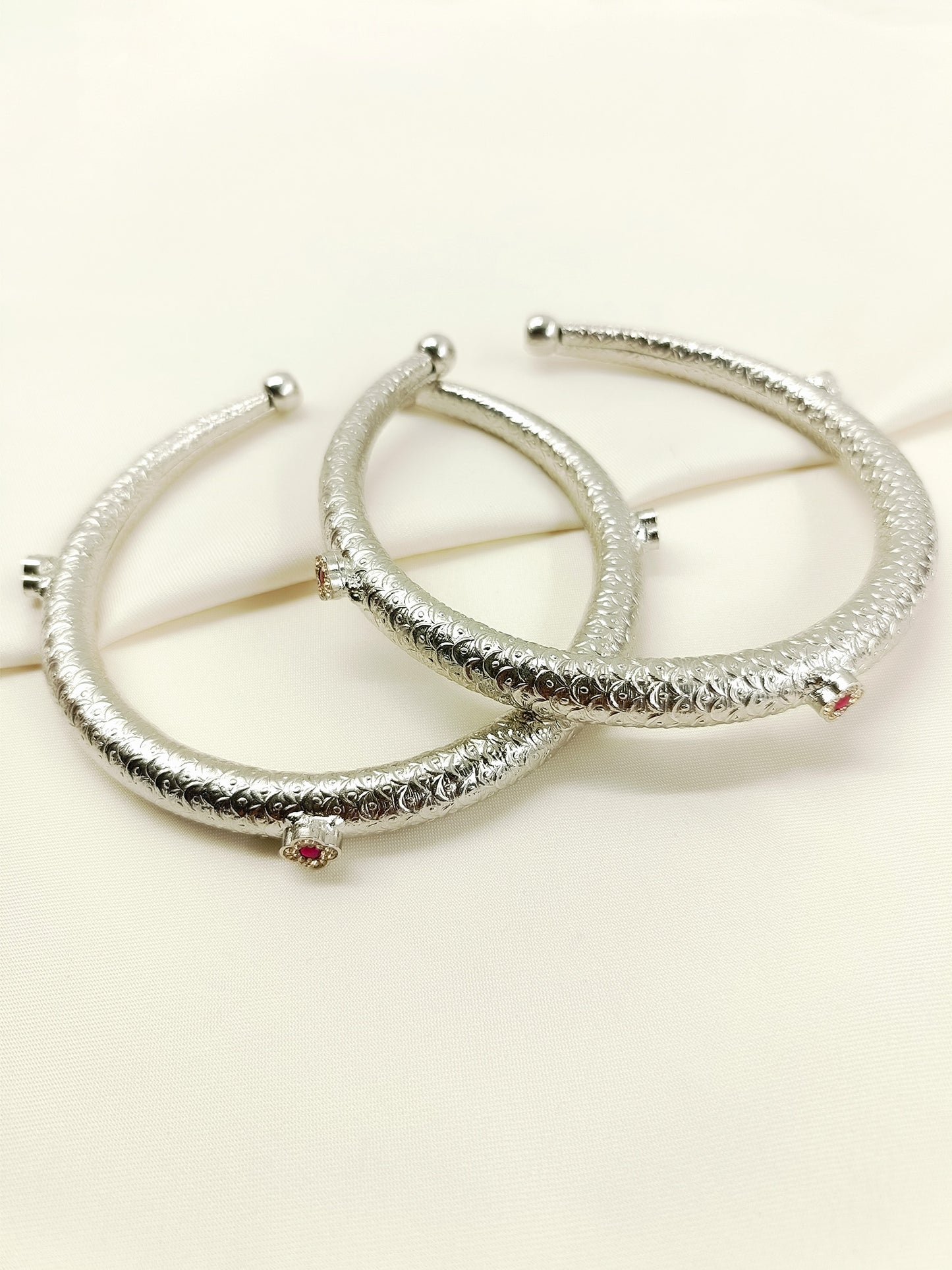 Sobhita Ruby Hasli Styled Oxidized Anklet