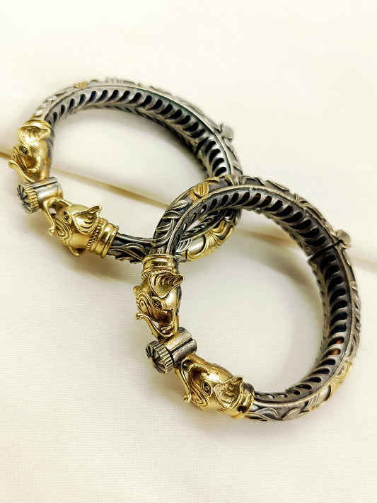 Utkarsha Dual Tone Oxidized Bangles
