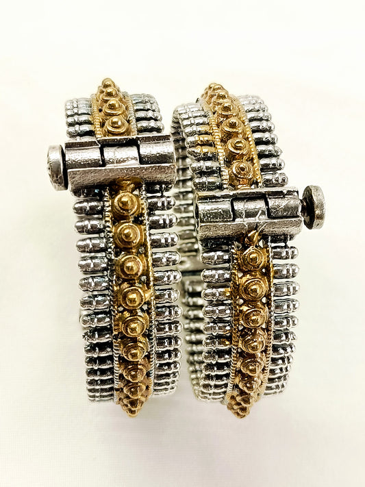 Punarvi Dual Tone Oxidized Bangles
