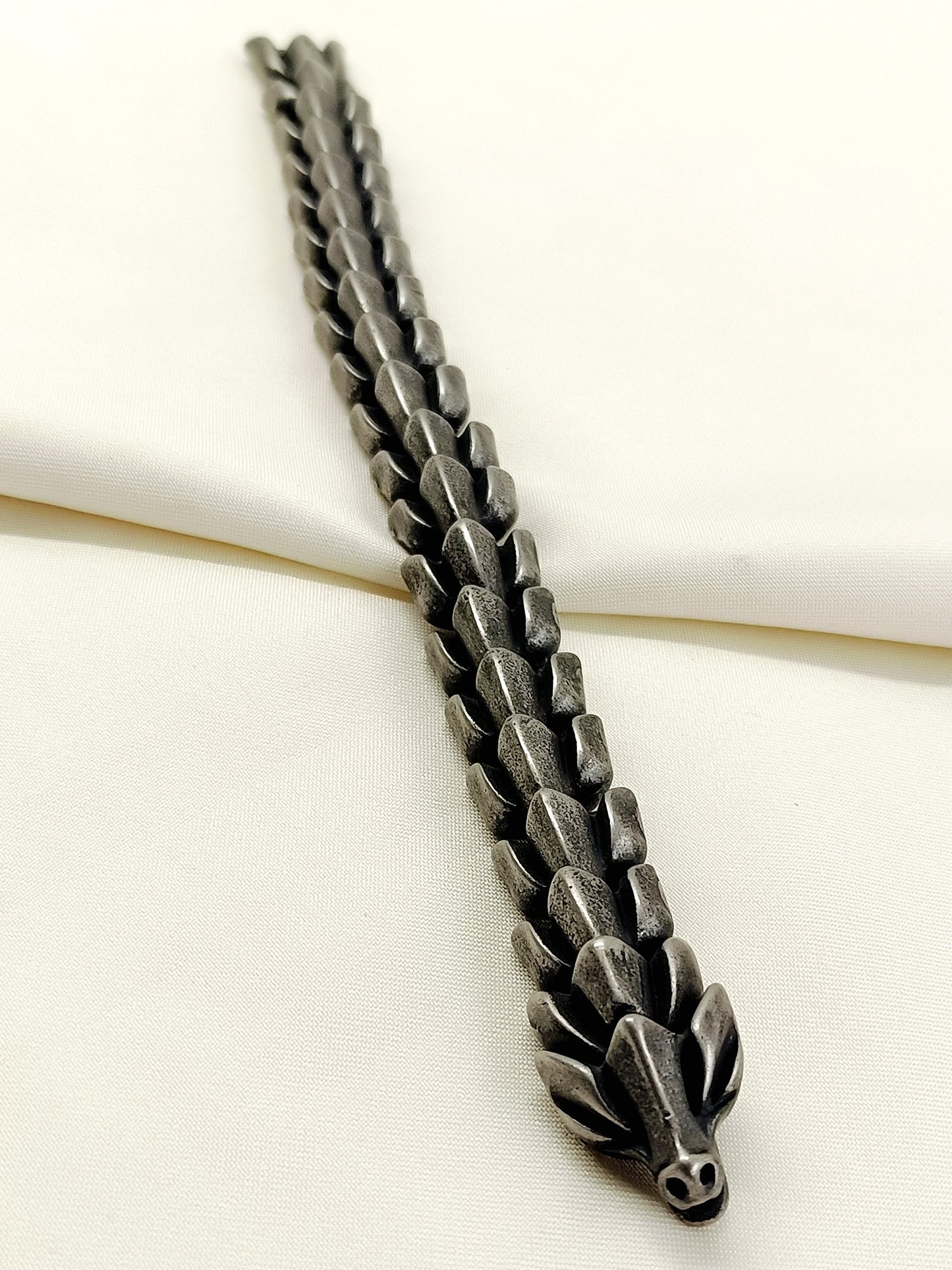 Daivey Black Men's Dragon Scale Bracelet