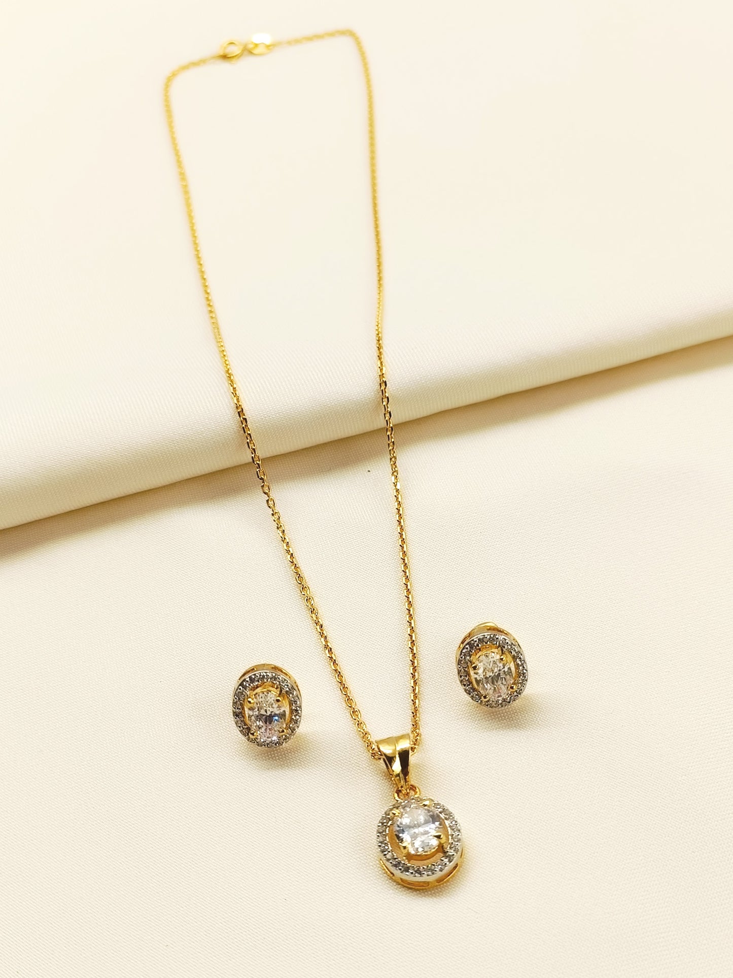 Aarzu 92.5 Silver Swarovski Stone Pendant Set