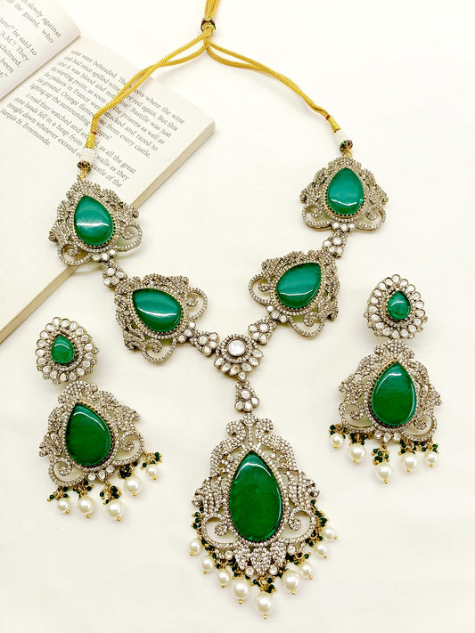 Raavi Emerald Victorian Set