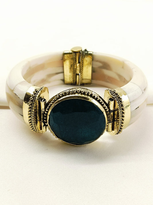 Vydik Men’s Royal Green Onyx Stone Tribal Bone Bracelet