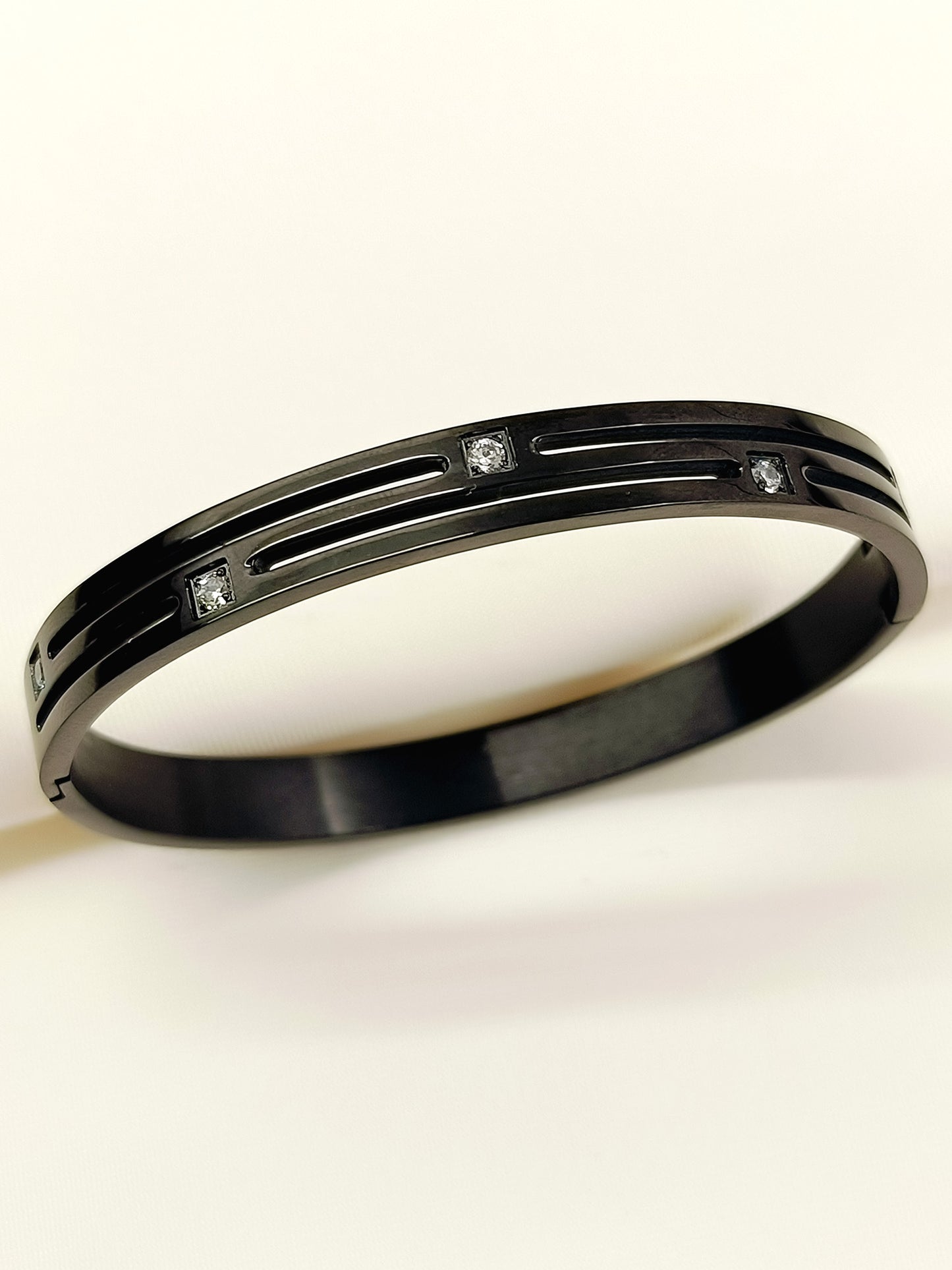 Viaan Black Men's Bracelet