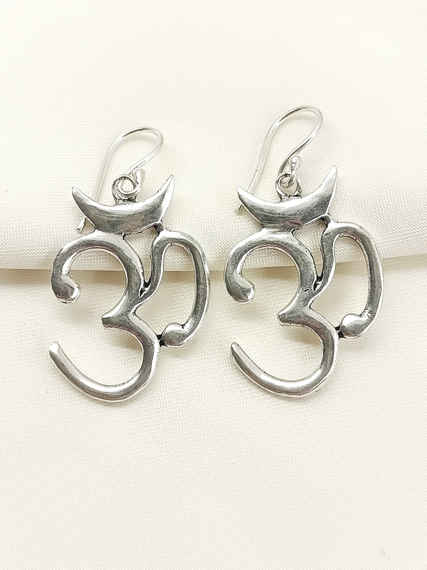 Mohak Silver Men's Earrings