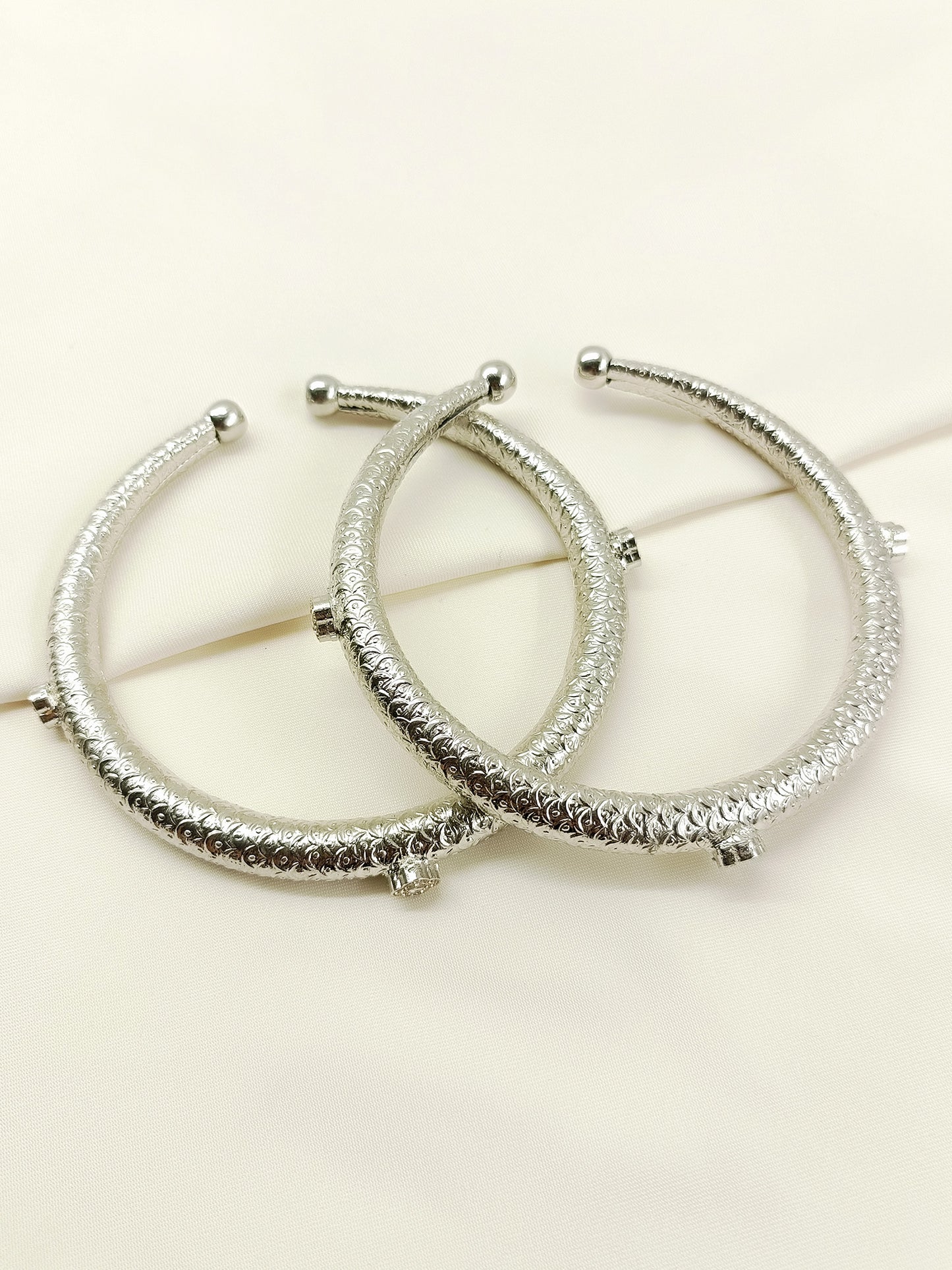 Anvit Silver Men's Anklet [Price Is For Pair]