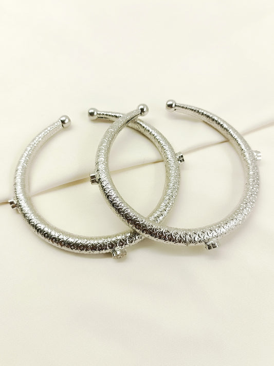 Anvit Silver Men's Anklet [Price Is For Pair]