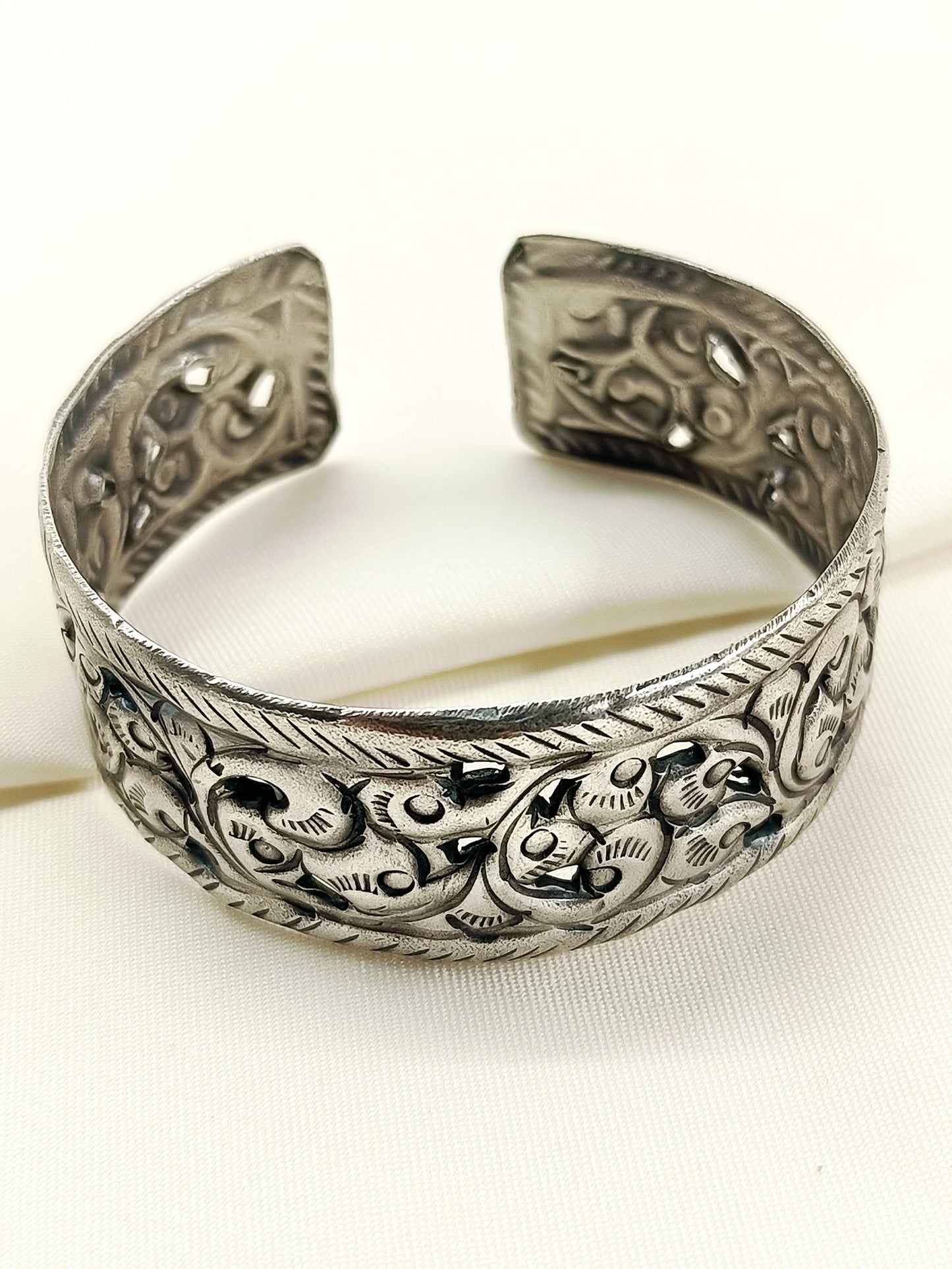 Nayana Plain Oxidized Bracelet