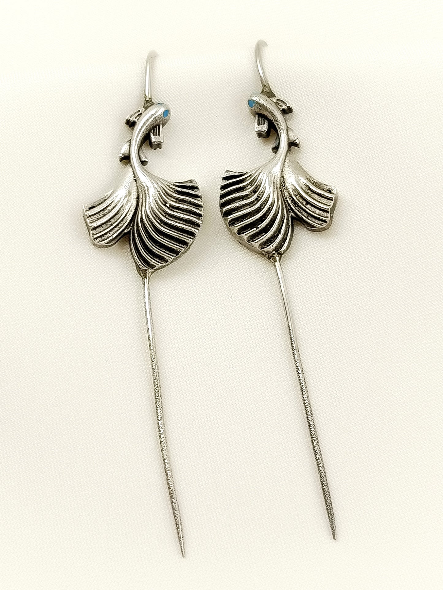 Veeransh Plain Fish Men's Earcuffs