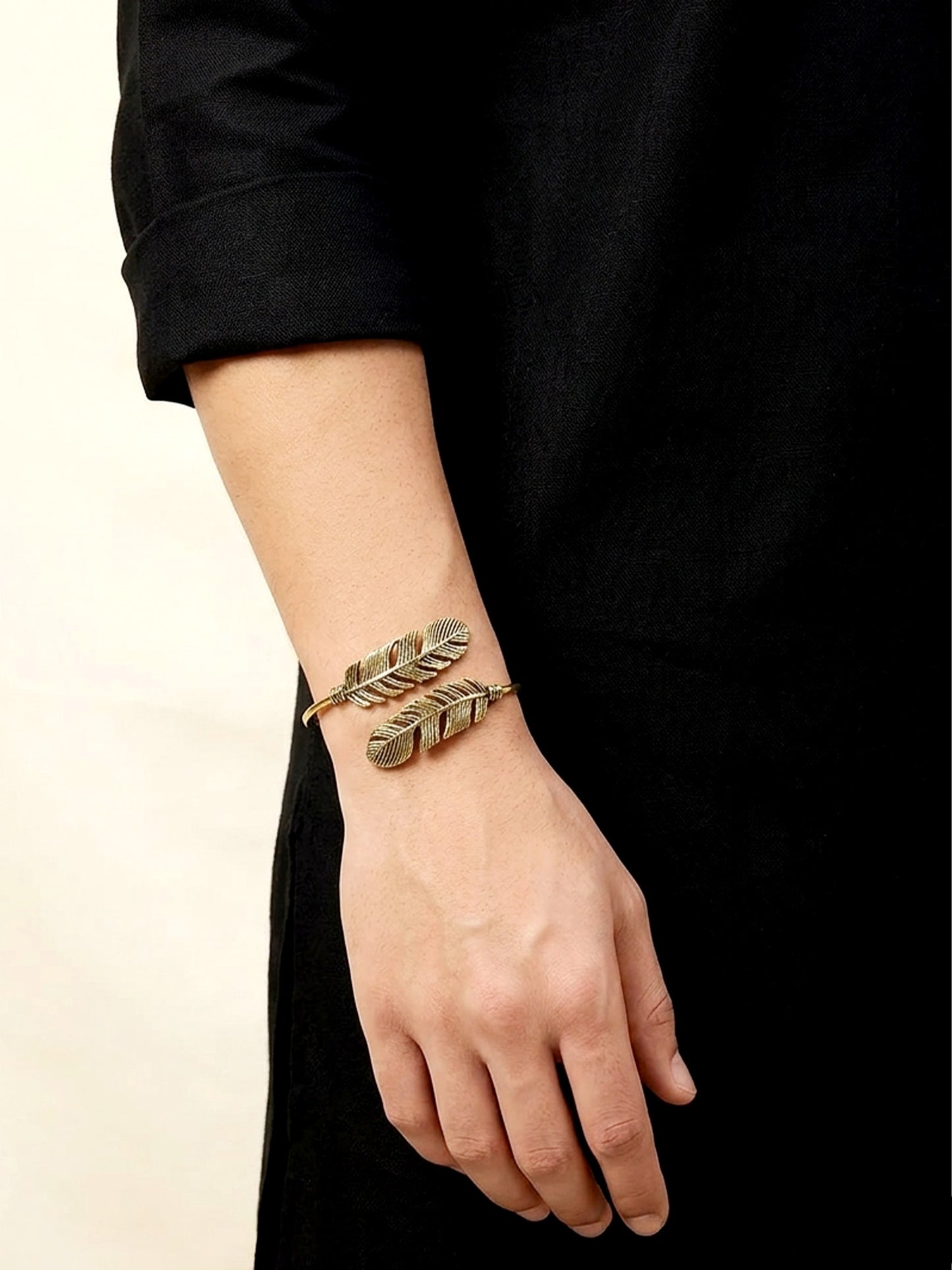 Neel Golden Men's Bracelet